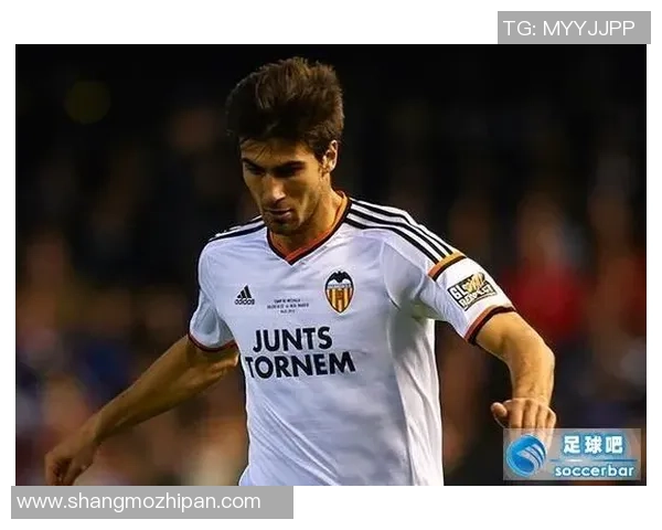 西甲足球明星妻子被曝出轨事件引发媒体热议与球迷关注