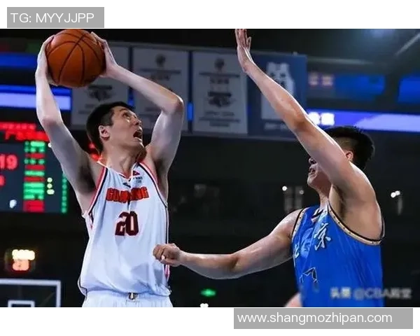 北京篮球队团队协作引发热议球迷对战术配合与球员表现分歧明显